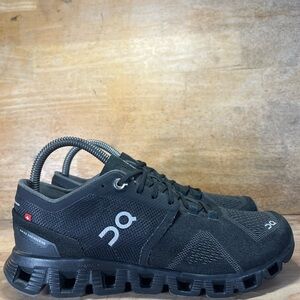 On Cloud X REFLECTIVE CUSHIONED Womens Size 7.5 Running Shoes Sneakers Black